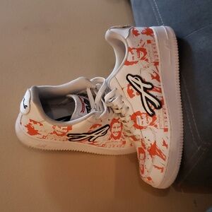 Nike shoes men 8 white and orange with black and white letter